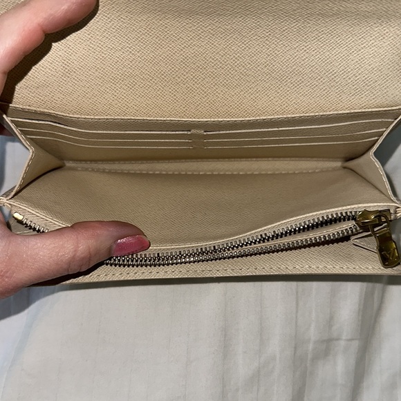 ❌SOLD❌Louis Vuitton Damier Azur Sarah Wallet with box & dust bag - Picture 13 of 17